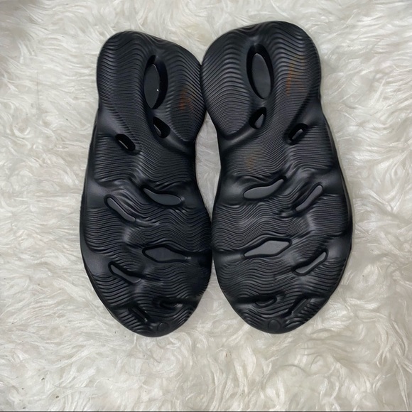 Black Foam Shoes - Picture 9 of 9